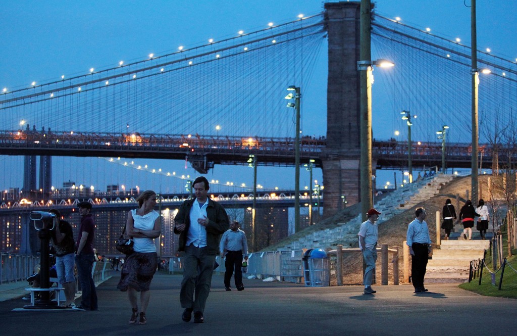 New Yorkers Take Advantage Of Weather To Visit New Brooklyn Bridge Park