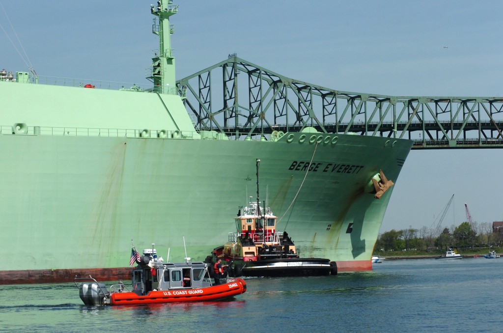 Natural Gas Ship Enters Boston