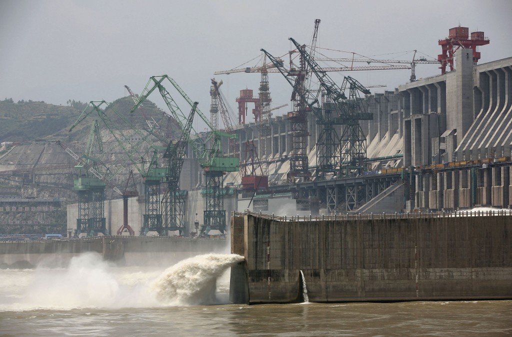 Tourist Industry Taps Into The Three Gorges Dam