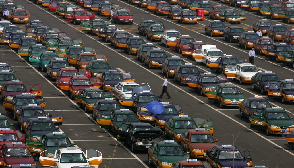 Increasing Cars Put Pressure To China's Environment And Traffic System