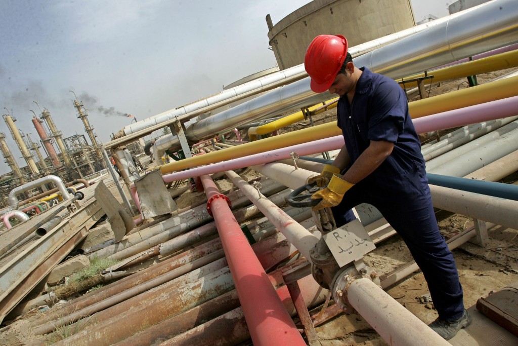Iraq Signs Contracts With Foreign Oil Companies
