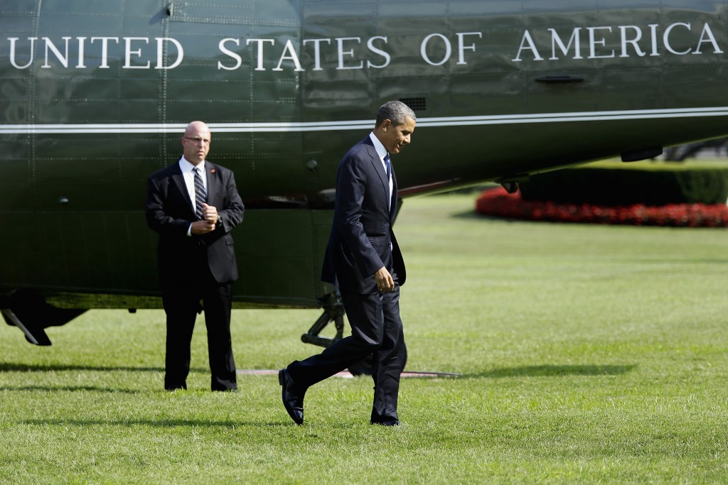 Obama Arrives Back To White House After Trip To Tennessee