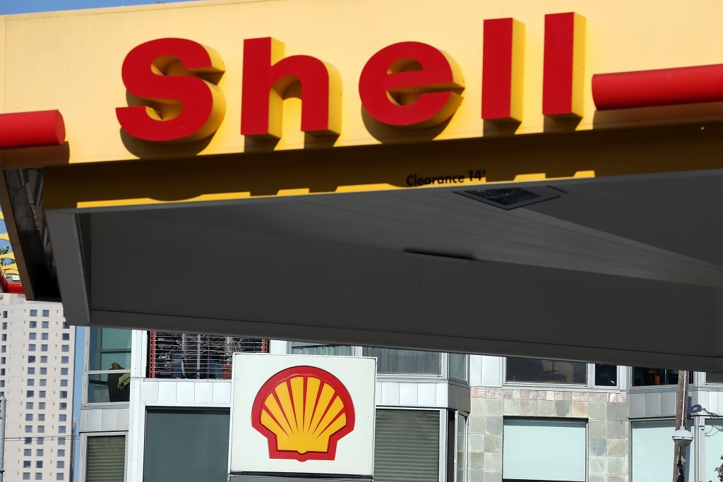 Shell Reports Large Drop In Quarterly Earnings