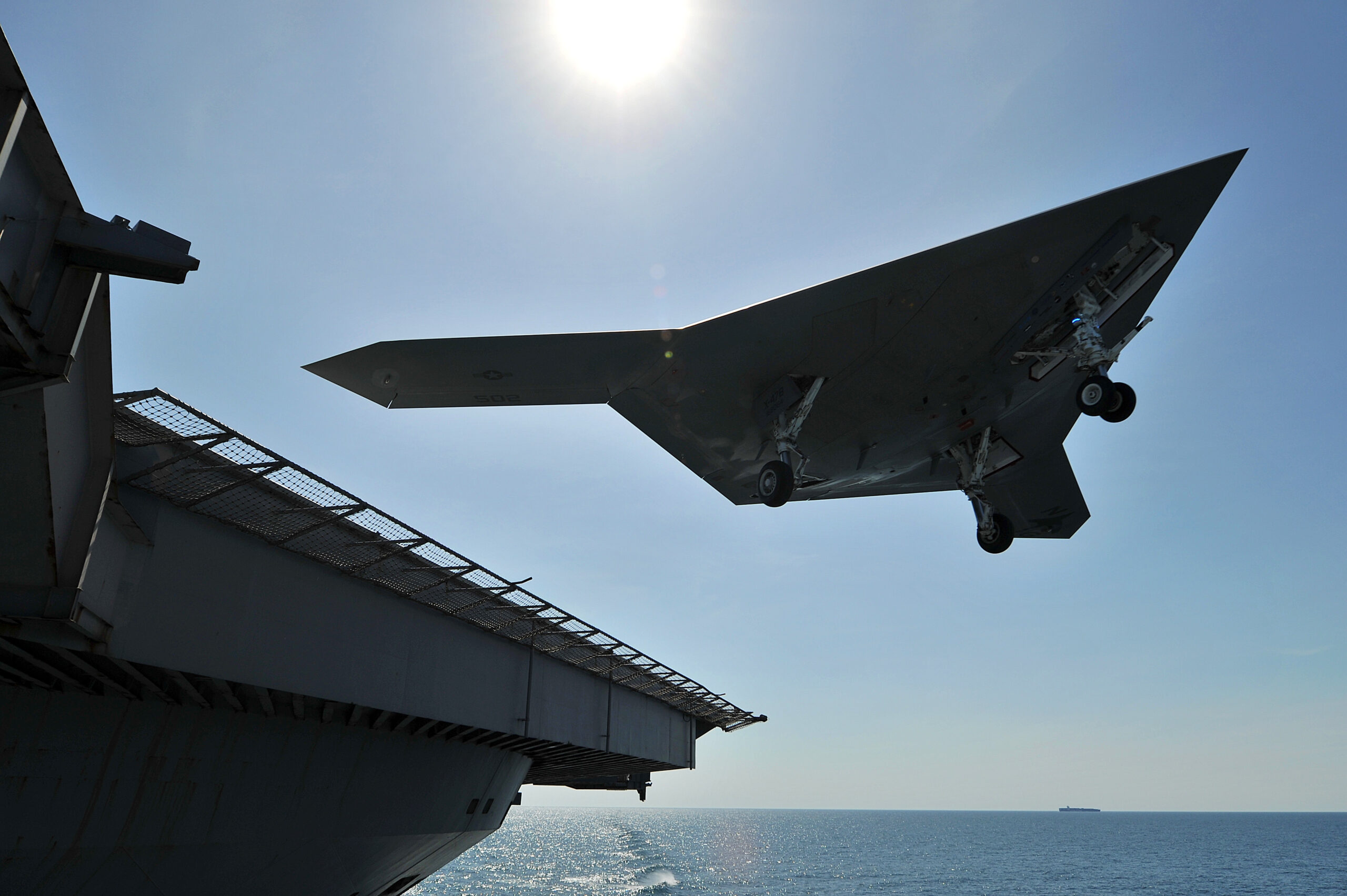 Navy X-47B Drone Makes 1st ‘Touch & Go’ On Carrier
