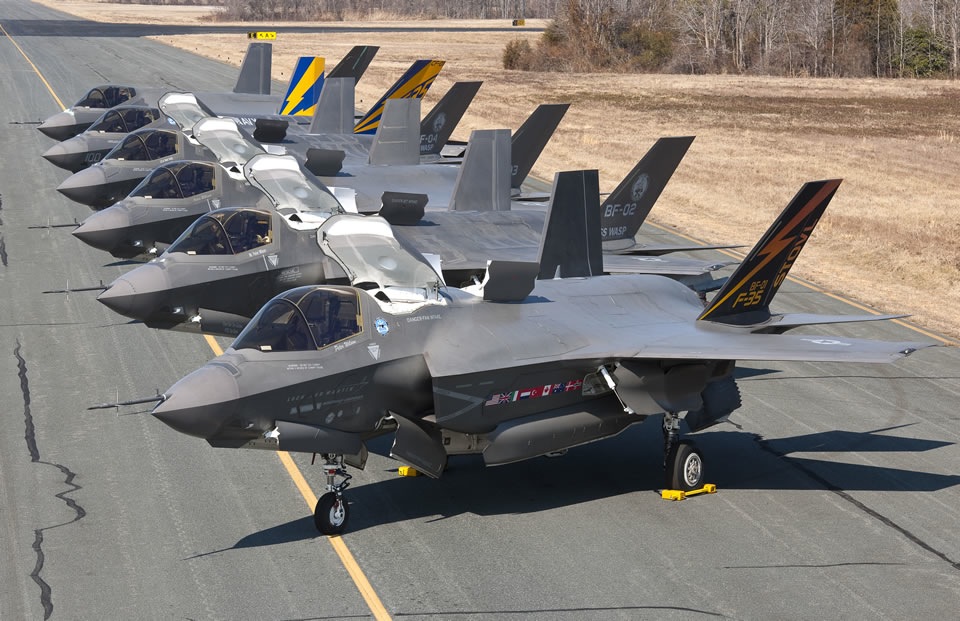Buy Big F-35 Fleet To Lower Program Costs: SecAF Nominee Kendall