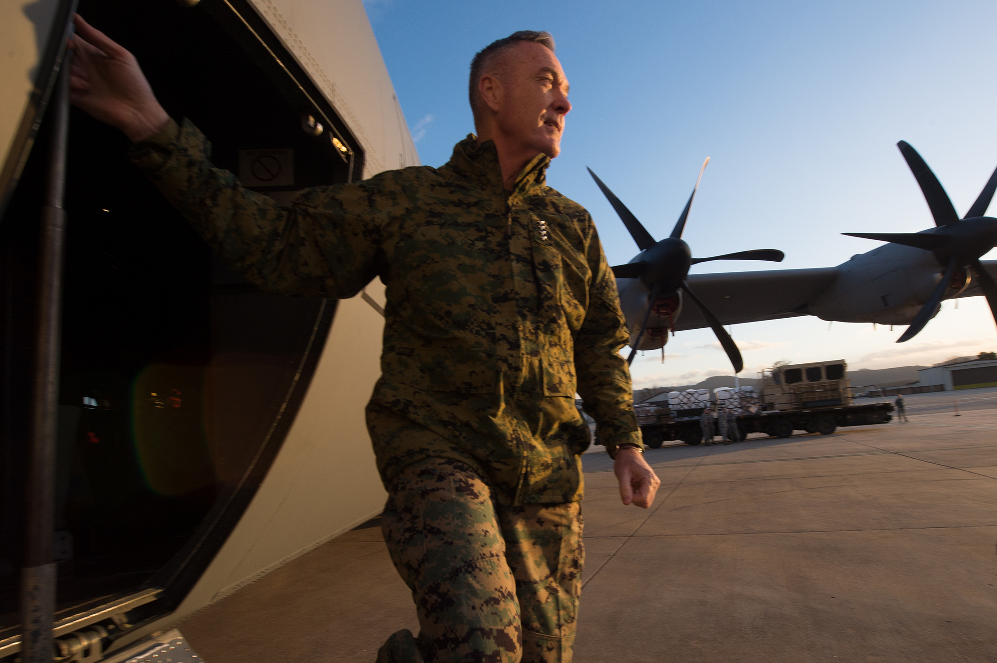 Dunford: Bash Daesh To Point Where Local Forces Can Contain