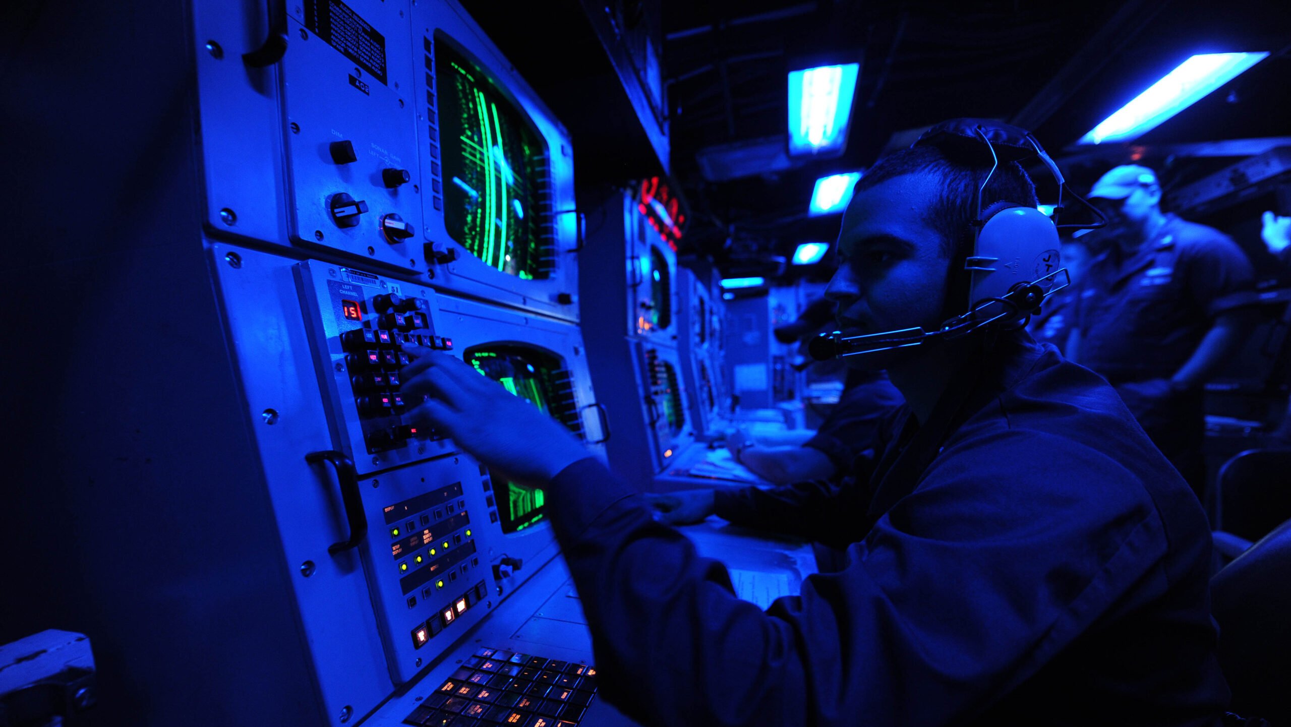 Submariner checks radar