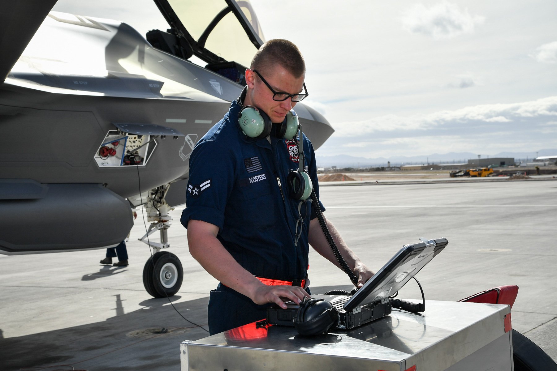DoD Weighs More ‘Organic’ F-35 Maintenance; Bartering With Lockheed