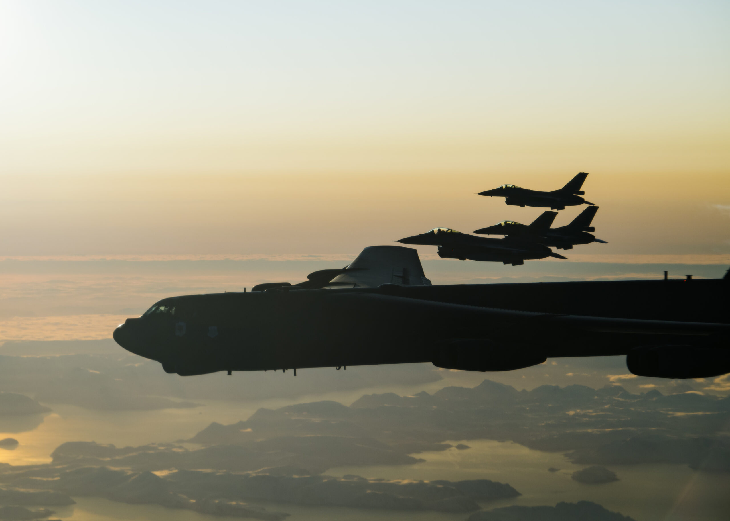Norway Flies With B-52s Above Arctic; IOC For Their F-35s