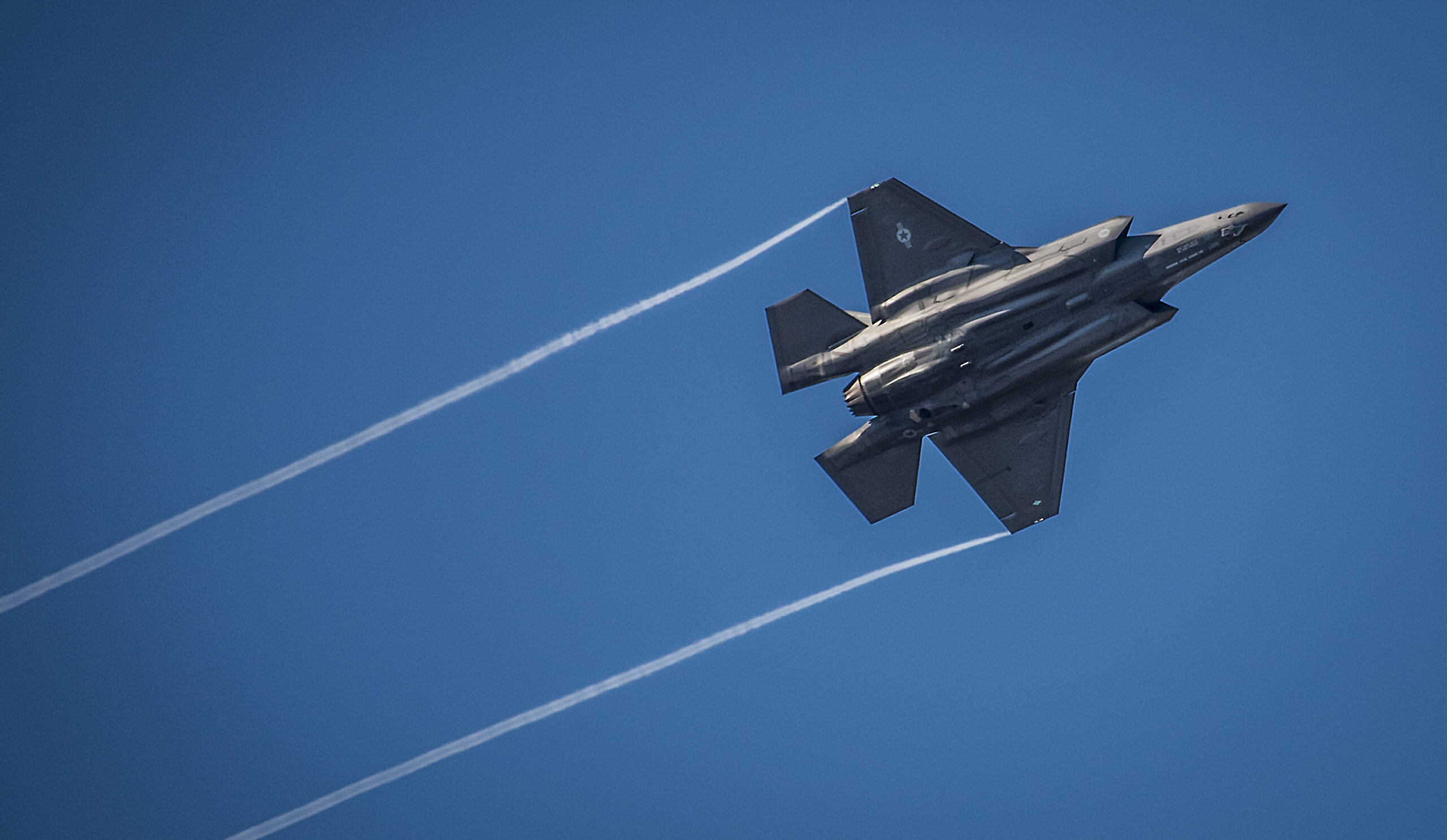 NDAA Adds 14 F-35s, OKs $9.1B; Fully Funds B-21