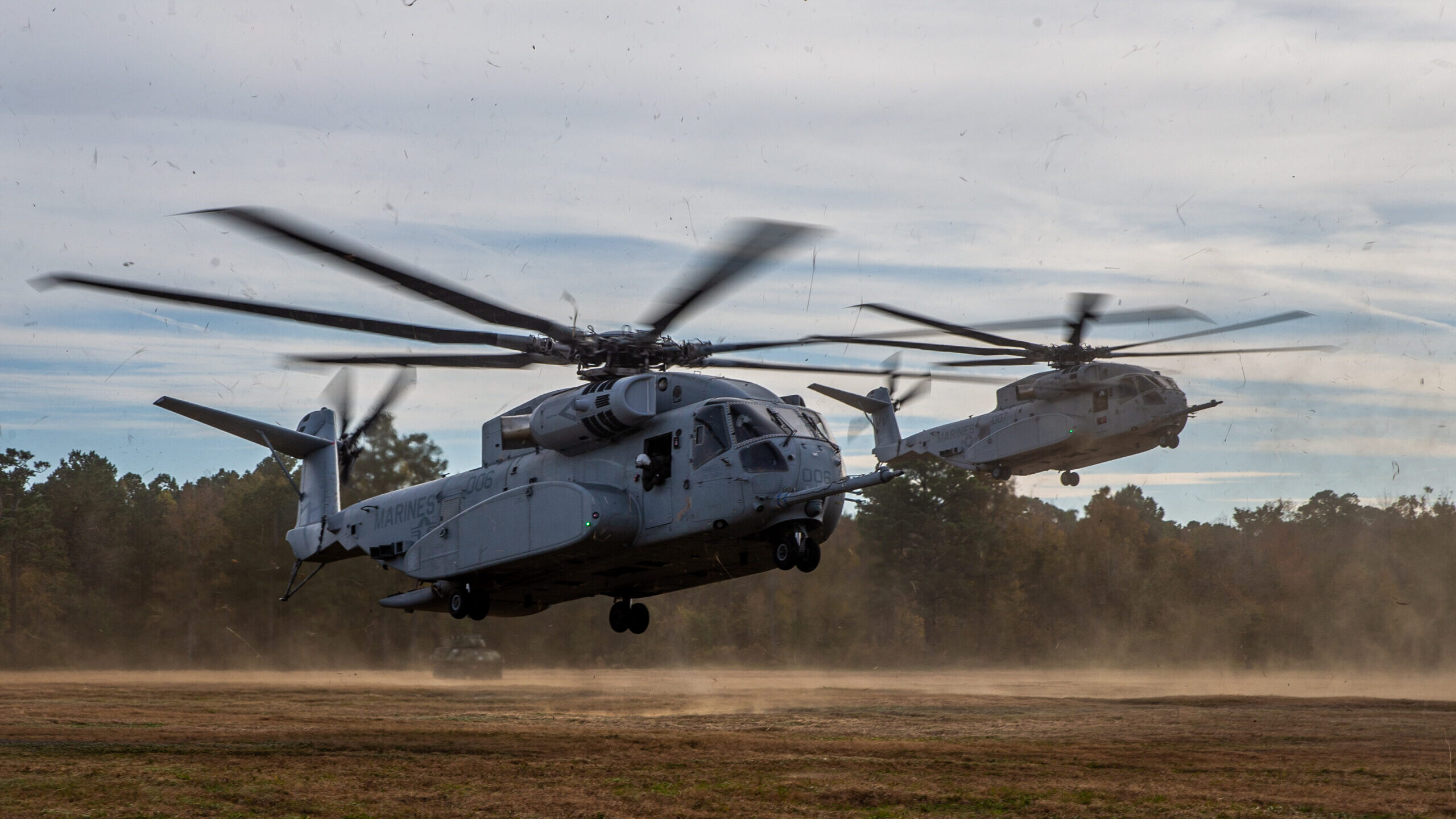 Washington Commanders get first-hand experience with 1st Helicopter  Squadron, News