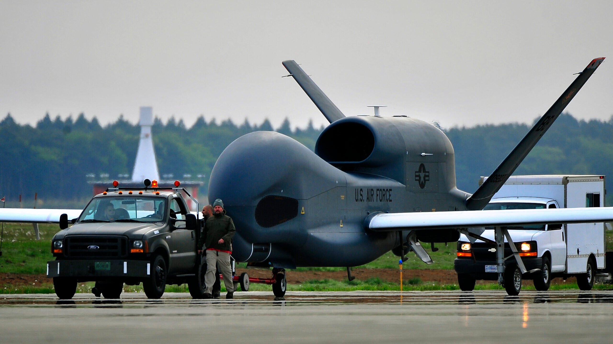 EXCLUSIVE: Air Force's RQ-4 Global Hawk drones headed for retirement in FY27 - Breaking Defense