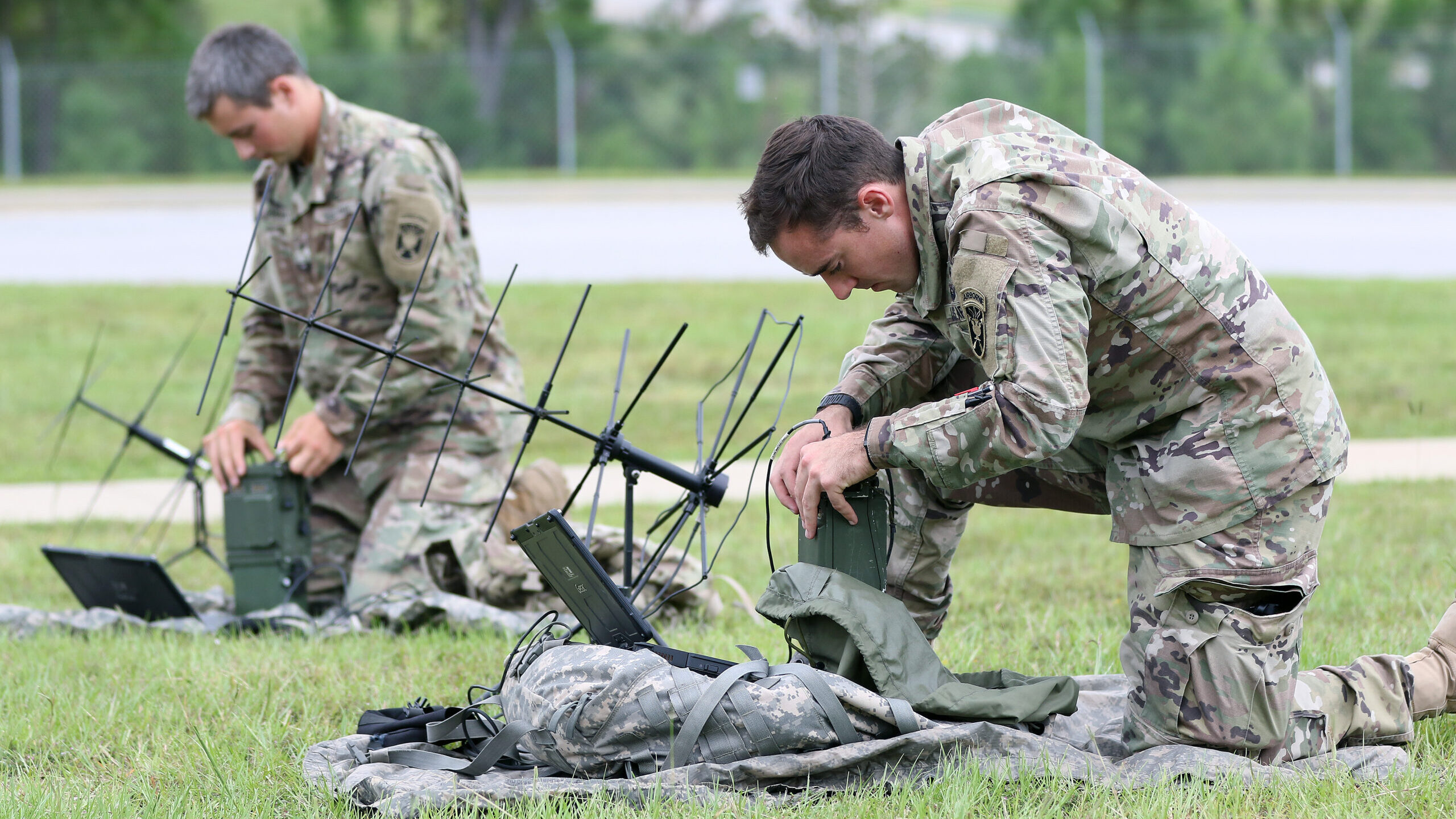 Soldiers Train to Become Special Forces Communications Sergeants