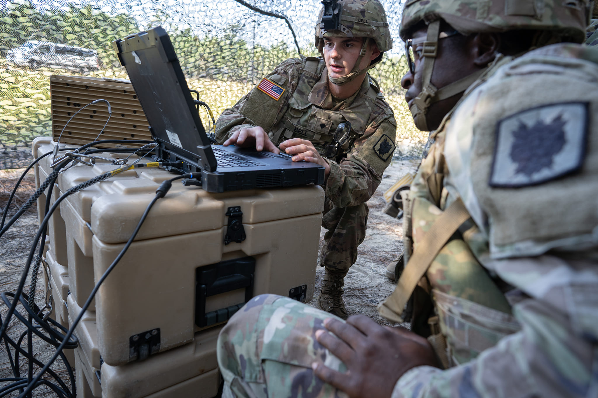 The Army’s Unified Network strives for transport agnostic links so a component can plug it into commercial internet and various terminals. (US Army photo).