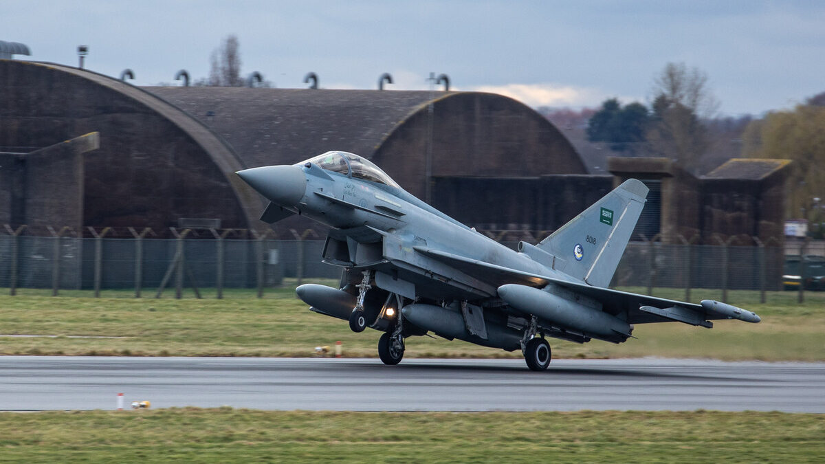After 5-year lapse, second Saudi Eurofighter Typhoon deal not dead - but  not close - Breaking Defense