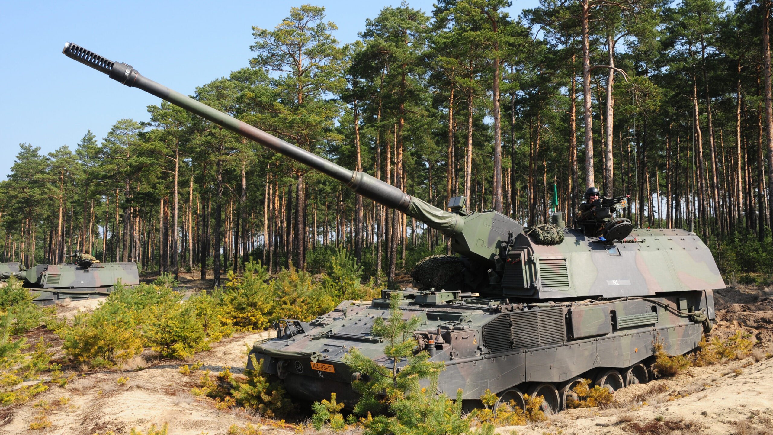 Germany signs $201M contract for 10 PzH2000 howitzers to replenish stocks sent to Ukraine