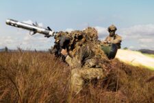 US clears $125 million Javelin antitank missile sale to UK