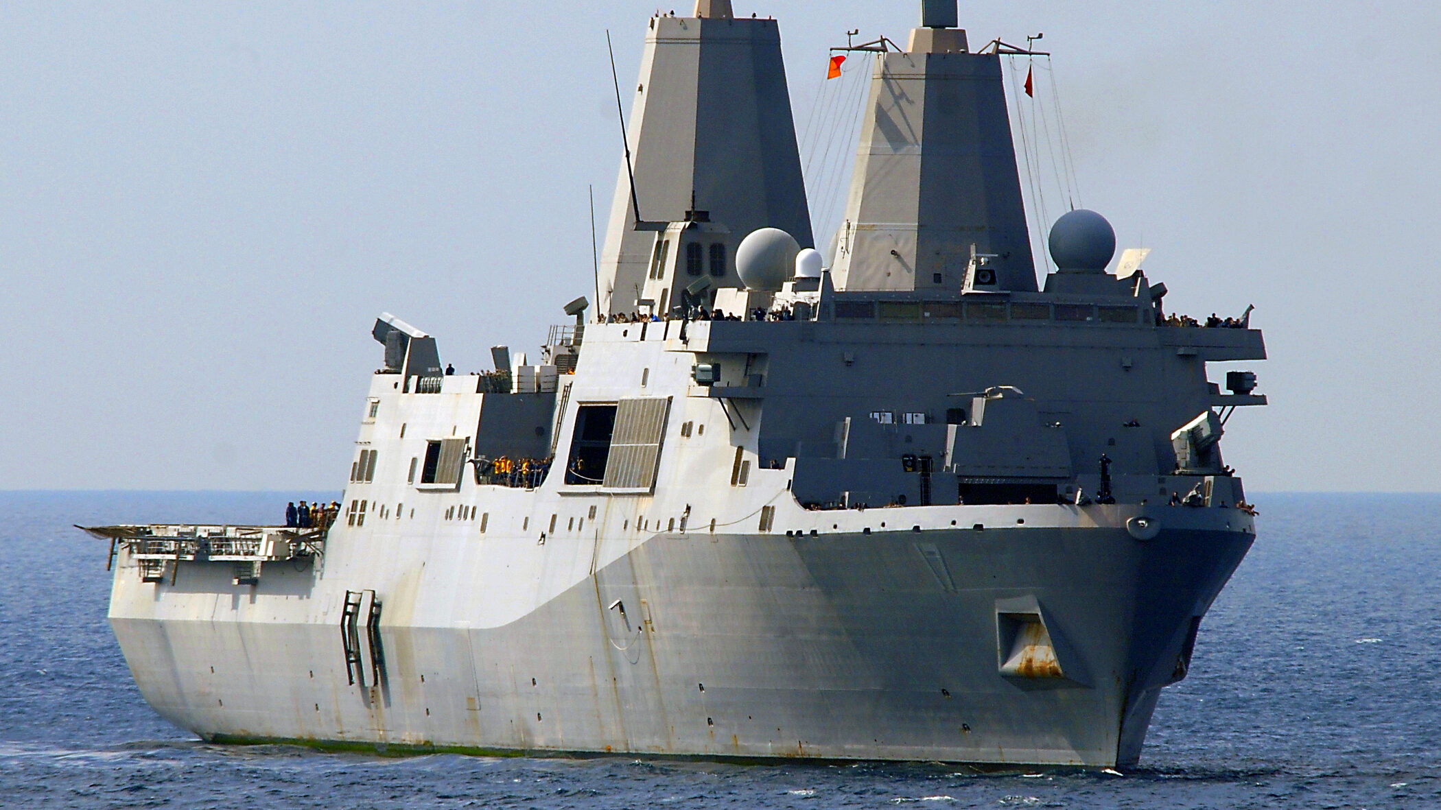 Navy awards HII $1.3B amphib contract while services, OSD publicly feud
