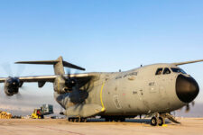 Airbus talks A400M airlifter risks, sees military order slump from Q1 results