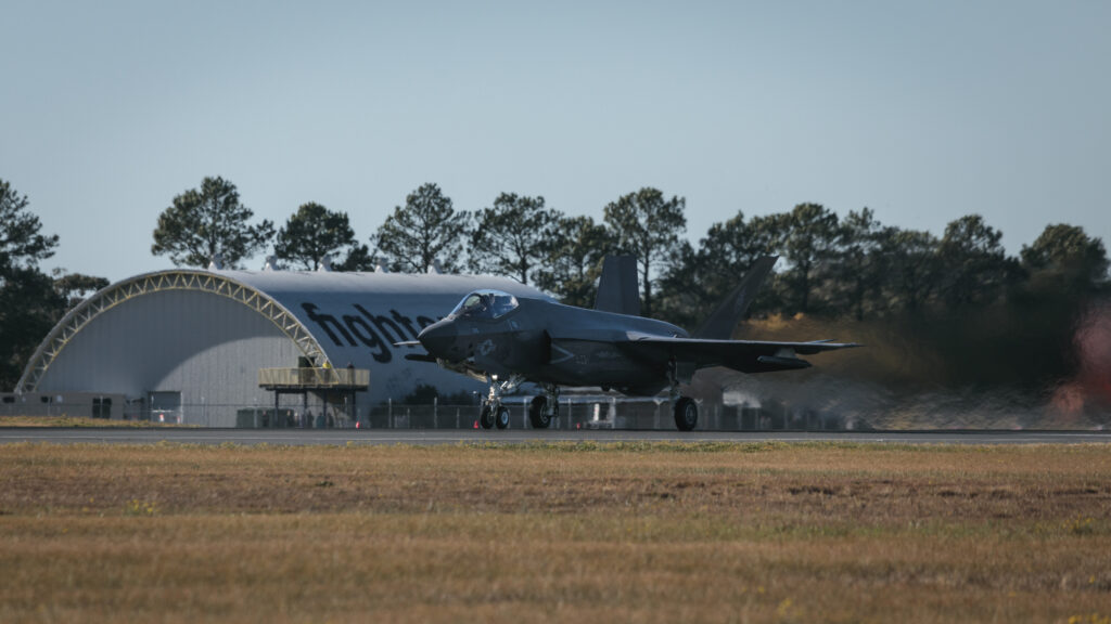 In Trans-pacific First, U.S. Marine Corps F-35C Arrived in Williamtown  Australia For Exercises – Global Defense Corp