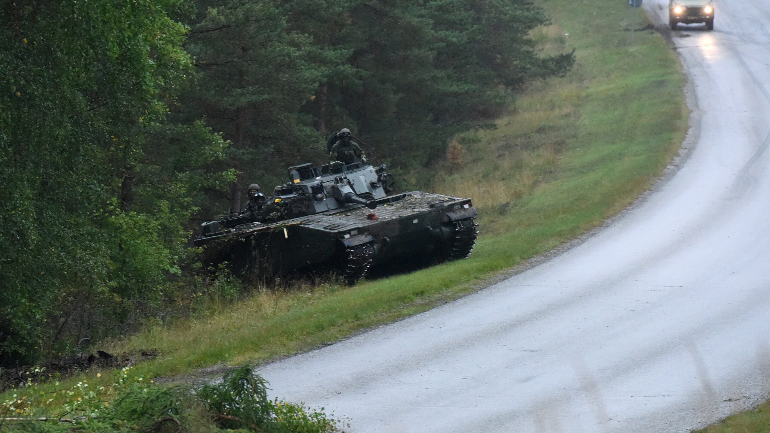 Sweden signs BAE contract to replenish combat vehicles donated to Ukraine - Breaking Defense