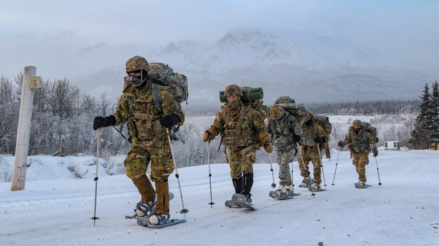 ski-soldiers-scaled-e1697116282618-1536x862.jpeg