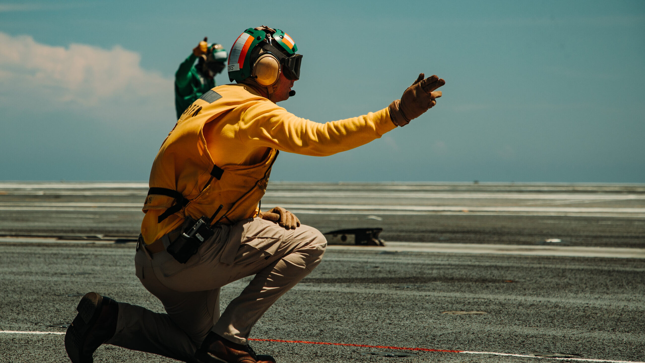 Training Aircraft Land on the George Washington