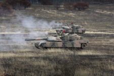Ukraine asks Australia for tanks, transport vehicles, new authorities
