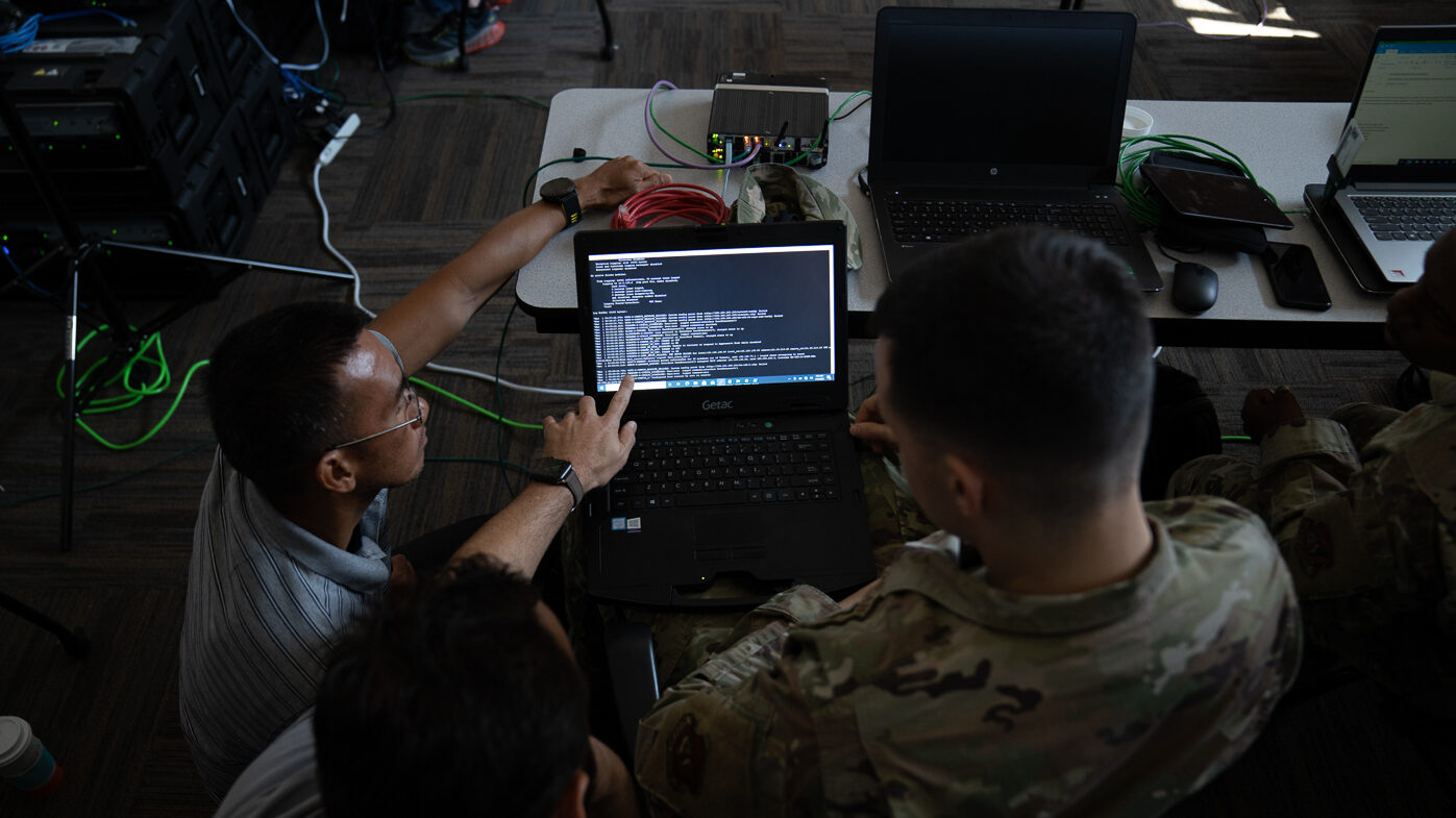 Pentagon should streamline software adoption with more testing enclaves, experts urge