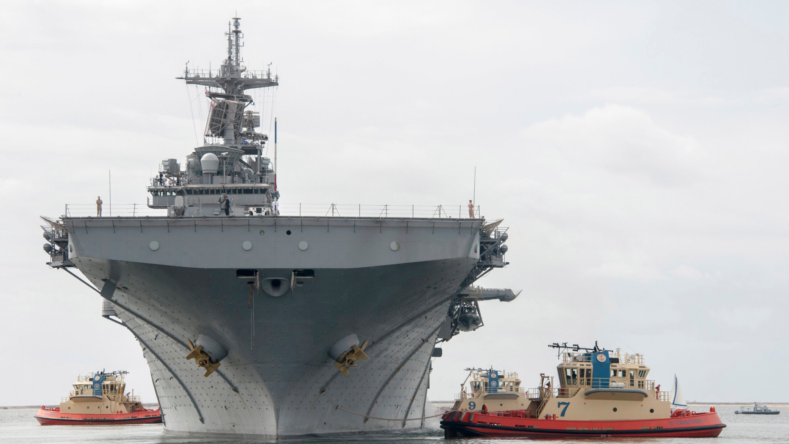 Navy secretary: Divers assessing USS Boxer breakdown, findings to be made public